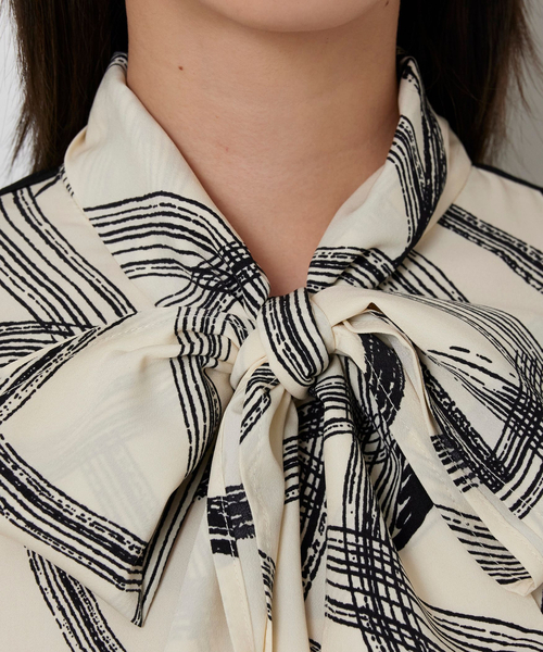 NARACAMICIE(ナラカミーチェ)の「【NARACAMICIE】ボウタイドッキングカットソー(Tシャツ/カットソー・レディース・ブラック/ホワイト・M/XL)」の11枚目の写真