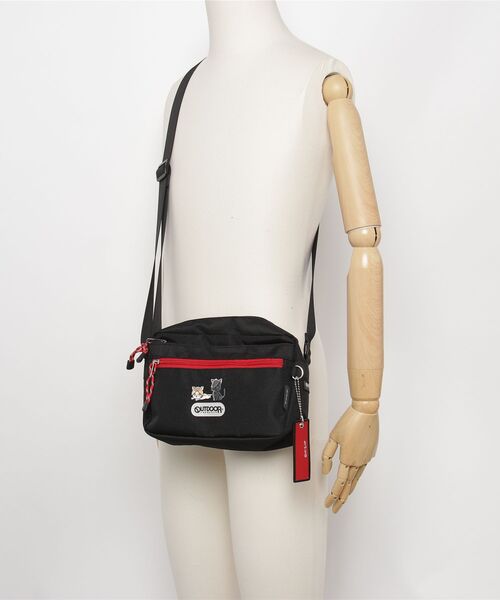 OUTDOOR PRODUCTS(アウトドアプロダクツ)の「ハイキュー!!×OUTDOOR PRODUCTS 横型ショルダーバッグ(ショルダーバッグ・レディース・ブラック/ベージュ/ネイビー/ブラック×レッド・FREE)」の13枚目の写真