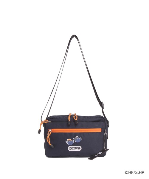 OUTDOOR PRODUCTS(アウトドアプロダクツ)の「ハイキュー!!×OUTDOOR PRODUCTS 横型ショルダーバッグ(ショルダーバッグ・レディース・ブラック/ベージュ/ネイビー/ブラック×レッド・FREE)」の2枚目の写真