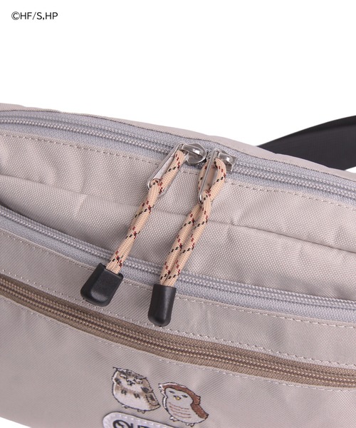 OUTDOOR PRODUCTS(アウトドアプロダクツ)の「ハイキュー!!×OUTDOOR PRODUCTS 横型ショルダーバッグ(ショルダーバッグ・レディース・ブラック/ベージュ/ネイビー/ブラック×レッド・FREE)」の16枚目の写真