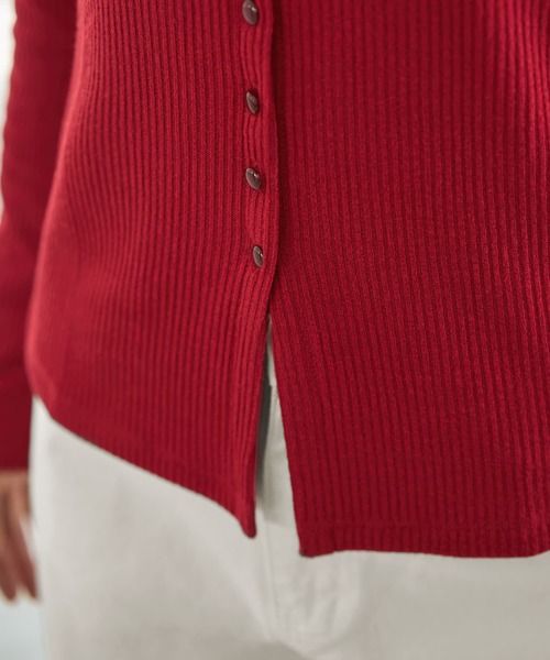 STYLE DELI（スタイルデリ）の「ボタンいっぱいリブカットソートップス（Tシャツ/カットソー・レディース・ブラック/ネイビー/レッド・MEDIUM）」の6枚目の写真