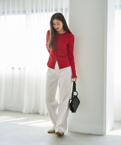 STYLE DELI（スタイルデリ）の「ボタンいっぱいリブカットソートップス（Tシャツ/カットソー・レディース・ブラック/ネイビー/レッド・MEDIUM）」の7枚目の写真