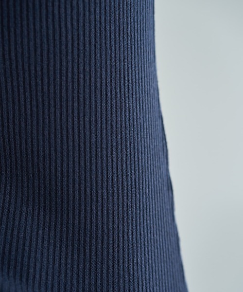 STYLE DELI（スタイルデリ）の「ボタンいっぱいリブカットソートップス（Tシャツ/カットソー・レディース・ブラック/ネイビー/レッド・MEDIUM）」の17枚目の写真