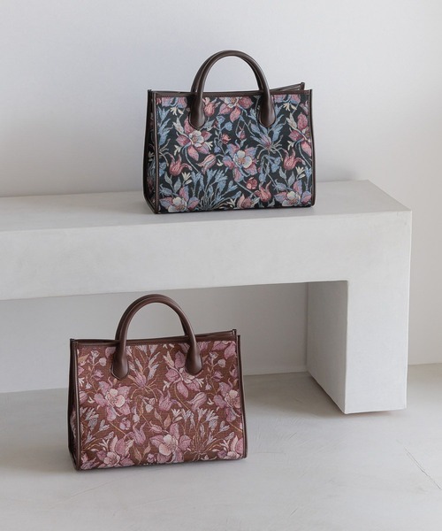 Andemiu(アンデミュウ)の「フラワージャガードスクエアトートバック605846(トートバッグ・レディース・ブラック/レッド・FREE)」の4枚目の写真