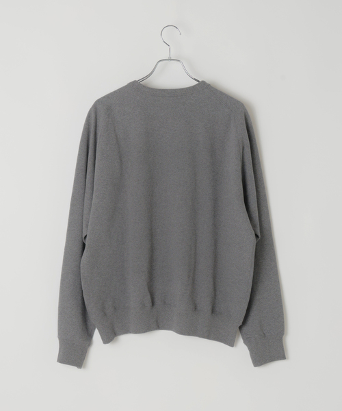 B.C STOCK(ベーセーストック)の「文豪フォト クルーネックスウェット(スウェット・メンズ・グレー/ホワイト系その他/チャコールグレー・MEDIUM/LARGE)」の21枚目の写真