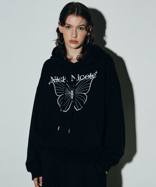 NICK&NICOLE(ニックアンドニコール)の「SHINE BUTTERFLY HOODY SWEATSHIRT_BLACK(パーカー・レディース・その他・FREE)」の1枚目の写真