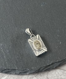 good vibrations（グッドバイブレーション）の「good vibrations グッドバイブレーション スクエアシェイプマリアペンダントトップ（チャーム）」