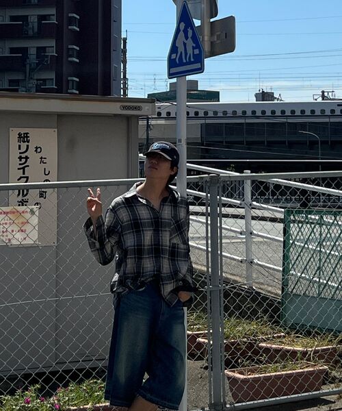 DNSR(ディーエヌエスアール)の「シグニチャーバミューダデニムパンツマッド(その他パンツ・メンズ・その他・LARGE/MEDIUM/SMALL/X-LARGE)」の17枚目の写真