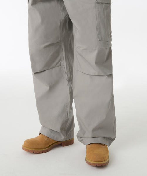 MUSINSA STANDARD（ムシンサスタンダード）の「コットンパラシュートカーゴパンツ[ライトウォームグレー]（スウェットパンツ・メンズ・その他・32/33/34/36/38/40/26/27/28/29/30/31/42）」の7枚目の写真