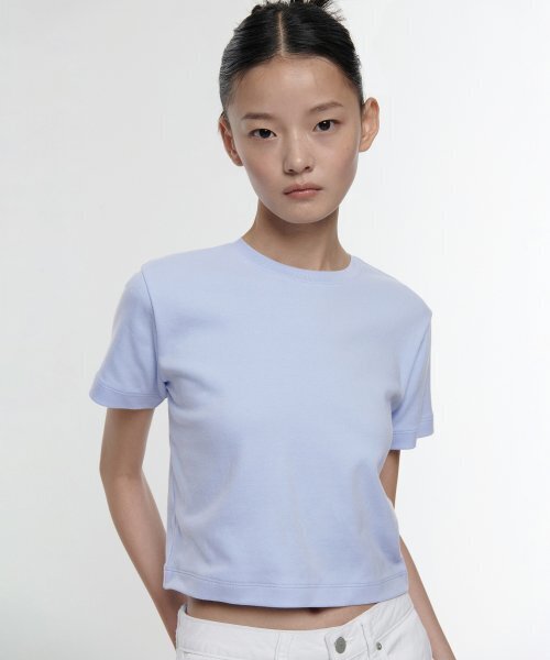 MUSINSA STANDARD WOMAN（ムシンサスタンダードウーマン）の「ウィメンズクルーネッククロップTシャツ[セレニティブルー]（Tシャツ/カットソー・レディース・その他・SMALL/MEDIUM/X-SMALL）」の4枚目の写真