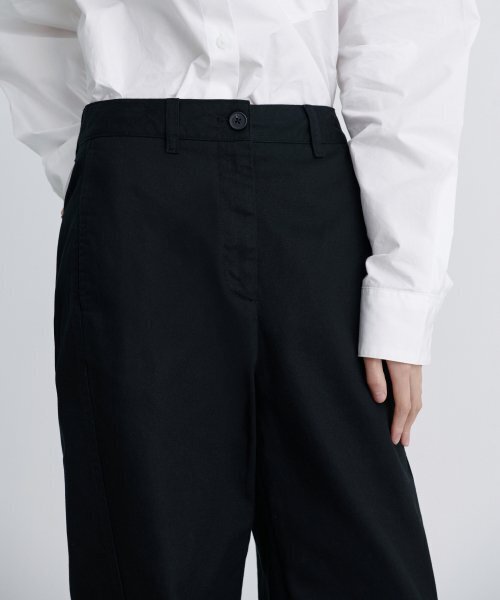MUSINSA STANDARD WOMAN(ムシンサスタンダードウーマン)の「ウーマンズツイストチノパンツ【ブラック】(その他パンツ・レディース・その他・24/28/25/30)」の11枚目の写真