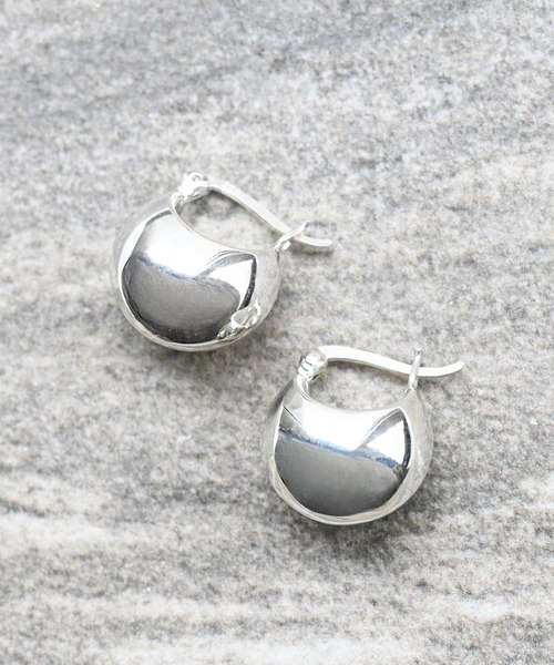 sowi（ソーイ）の「SV　ぷっくり　ピアス（ピアス（両耳用）・レディース・シルバー系その他2/シルバー系その他・ﾌﾘ-）」の6枚目の写真