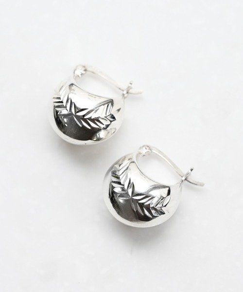 sowi（ソーイ）の「SV　ぷっくり　ピアス（ピアス（両耳用）・レディース・シルバー系その他2/シルバー系その他・ﾌﾘ-）」の8枚目の写真