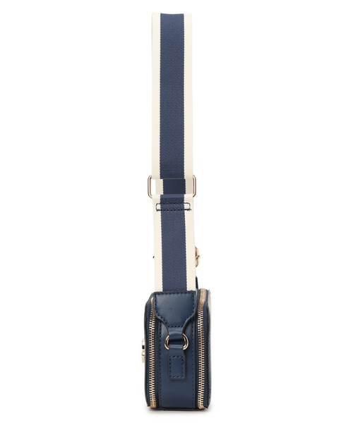 Guess(ゲス)の「CARRARA Mini Crossbody Top Zip ショルダーバッグ (ショルダーバッグ・レディース・ネイビー/キナリ/ピンク/ブラック・ONE SIZE)」の6枚目の写真