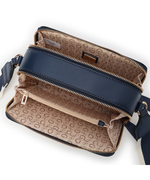 Guess(ゲス)の「CARRARA Mini Crossbody Top Zip ショルダーバッグ (ショルダーバッグ・レディース・ネイビー/キナリ/ピンク/ブラック・ONE SIZE)」の11枚目の写真