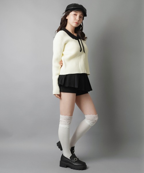 SPINNS（スピンズ）の「顔まわりが一気に華やぐ♪バイカラー襟×リボンカーディガン（カーディガン/ボレロ・レディース・レッド/グレー/オフホワイト/ブラック・ONESIZE）」の8枚目の写真