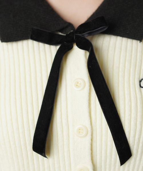 SPINNS（スピンズ）の「顔まわりが一気に華やぐ♪バイカラー襟×リボンカーディガン（カーディガン/ボレロ・レディース・レッド/グレー/オフホワイト/ブラック・ONESIZE）」の11枚目の写真