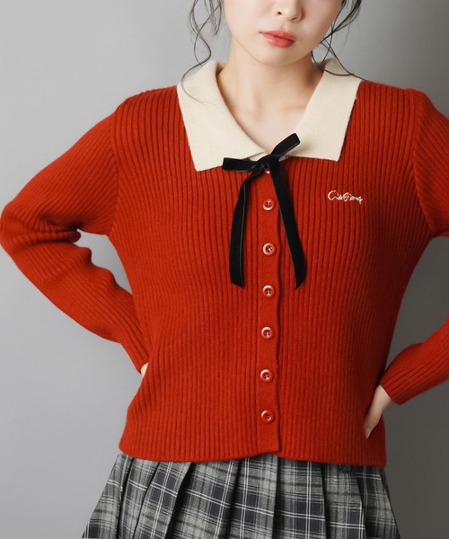 SPINNS（スピンズ）の「顔まわりが一気に華やぐ♪バイカラー襟×リボンカーディガン（カーディガン/ボレロ・レディース・レッド/グレー/オフホワイト/ブラック・ONESIZE）」の21枚目の写真