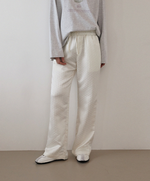 HANE(ハネ)の「トレースブーツカットバンディングパンツ_Milk(スラックス・レディース・その他・SMALL/MEDIUM)」の1枚目の写真