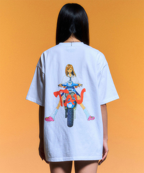 SCHISM INDUCING(スキズムインデューシング)の「TAU SCOOTER T SHIRT_WHITE(Tシャツ/カットソー・レディース・その他・MEDIUM/LARGE)」の1枚目の写真