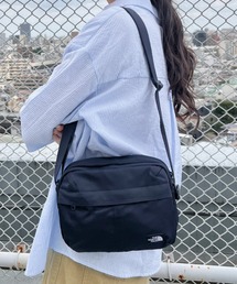 THE NORTH FACE(ザ・ノースフェイス)/軽量 スクエア ショルダーバッグ クロスバッグ/TRAVEL CROSS BAG S