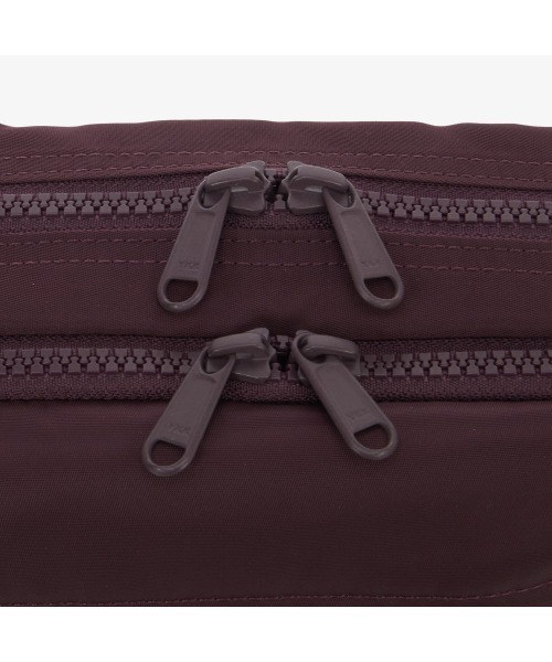 THE NORTH FACE(ザノースフェイス)の「THE NORTH FACE(ザ・ノースフェイス)/軽量 スクエア ショルダーバッグ クロスバッグ/TRAVEL CROSS BAG S(ショルダーバッグ・レディース・ブラック/グレイッシュベージュ/ワインレッド・FREE)」の12枚目の写真