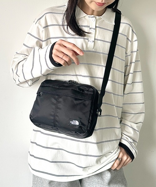 THE NORTH FACE(ザノースフェイス)の「THE NORTH FACE(ザ・ノースフェイス)/軽量 スクエア ショルダーバッグ クロスバッグ/TRAVEL CROSS BAG S(ショルダーバッグ・レディース・ブラック/グレイッシュベージュ/ワインレッド・FREE)」の8枚目の写真