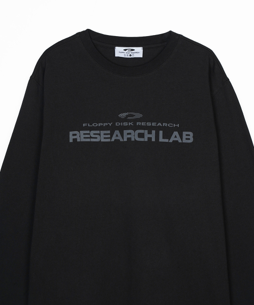 FDR(エフディーアール)の「USA Research LAB Logo Long sleeve Charcoal(Tシャツ/カットソー・メンズ・その他・SMALL/MEDIUM/LARGE)」の3枚目の写真