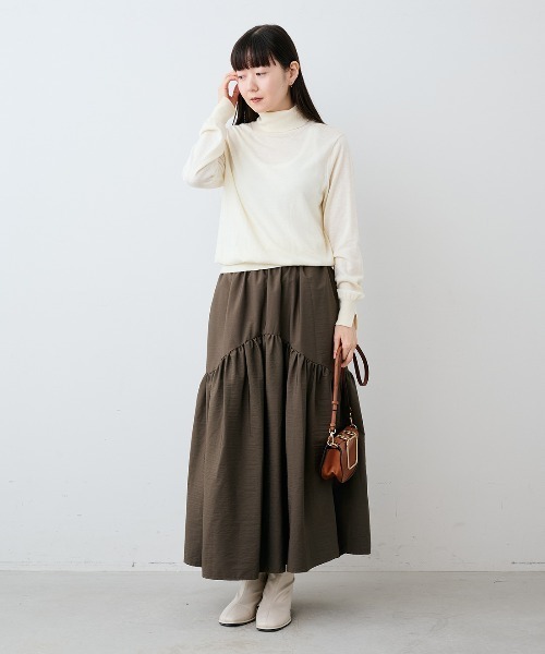 IEDIT（イディット）の「ＩＥＤＩＴ　うっとりする肌心地と絶妙ゆるフィットにこだわったシルク混タートルニット（ニット/セーター・レディース・グレー/ブラック/アイボリー・M/L/LL/3L/S/4L）」の15枚目の写真