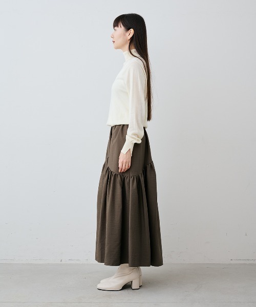 IEDIT（イディット）の「ＩＥＤＩＴ　うっとりする肌心地と絶妙ゆるフィットにこだわったシルク混タートルニット（ニット/セーター・レディース・グレー/ブラック/アイボリー・M/L/LL/3L/S/4L）」の9枚目の写真