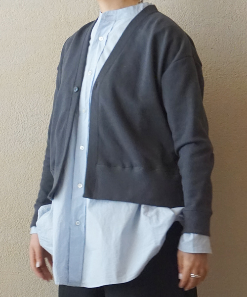 JOURNAL STANDARD LUXE（ジャーナルスタンダード　ラックス）の「【SOIL】 FRENCH TERRY V-NECK 1 BUTTON CD（カーディガン/ボレロ・レディース・チャコールグレー/ベージュ・FREE）」の4枚目の写真