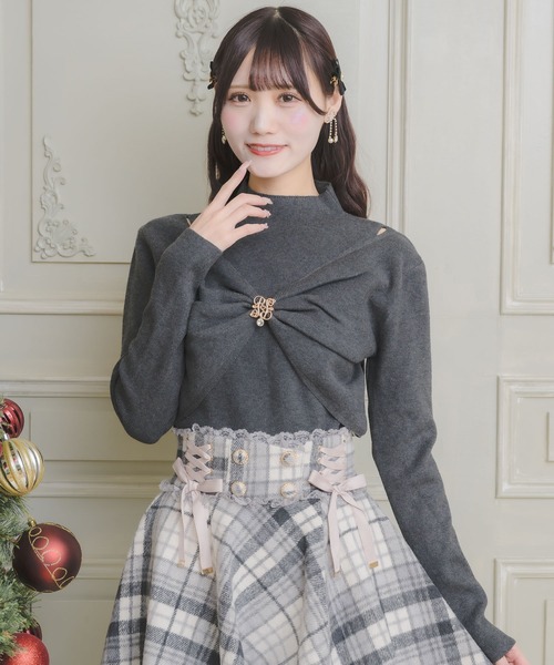 couture BY ROJITA(クチュールバイロジータ)の「ブローチリボンニット(ニット/セーター・レディース・グレー/ブラック/ホワイト・FREE)」の2枚目の写真
