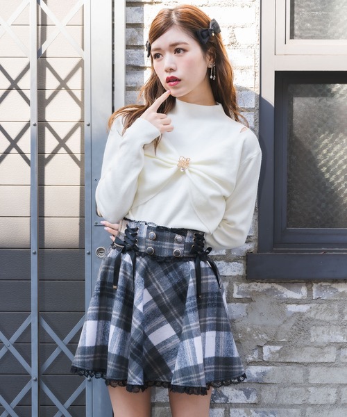 couture BY ROJITA(クチュールバイロジータ)の「ブローチリボンニット(ニット/セーター・レディース・グレー/ブラック/ホワイト・FREE)」の12枚目の写真