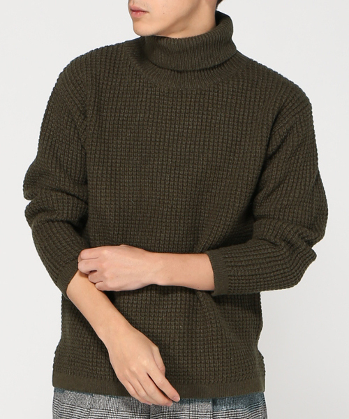 JOURNAL STANDARD（ジャーナルスタンダード）の「BIG ワッフルタートルネックニット#（ニット/セーター・メンズ・ネイビー/グレー/アイボリー/カーキ・LARGE/MEDIUM）」の4枚目の写真