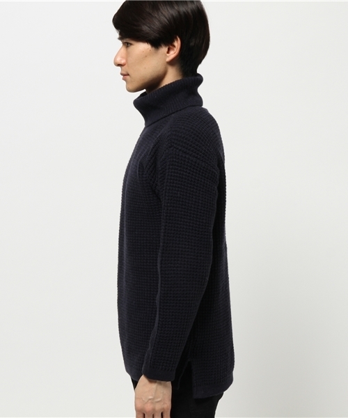 JOURNAL STANDARD（ジャーナルスタンダード）の「BIG ワッフルタートルネックニット#（ニット/セーター・メンズ・ネイビー/グレー/アイボリー/カーキ・LARGE/MEDIUM）」の8枚目の写真