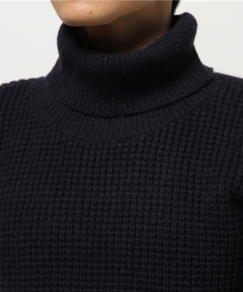 JOURNAL STANDARD（ジャーナルスタンダード）の「BIG ワッフルタートルネックニット#（ニット/セーター・メンズ・ネイビー/グレー/アイボリー/カーキ・LARGE/MEDIUM）」の10枚目の写真