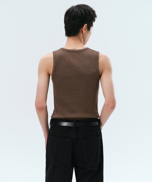 MUSINSA STANDARD（ムシンサスタンダード）の「エッセンシャルタンクトップ [ブラウン]（Tシャツ/カットソー・メンズ・その他・X-LARGE/MEDIUM/LARGE/XX-LARGE/XXX-LARGE/SMALL）」の3枚目の写真