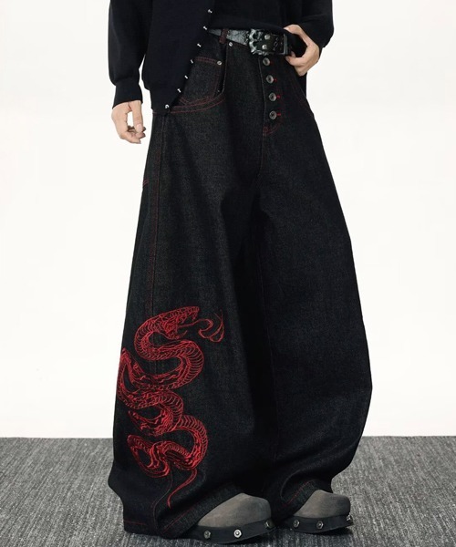 NOWLE(ノウル)の「【NOWLE】スネーク刺繍 ワイド バギー デニムパンツ(デニムパンツ・メンズ・ブラック・LARGE/MEDIUM/X-LARGE/SMALL)」の6枚目の写真