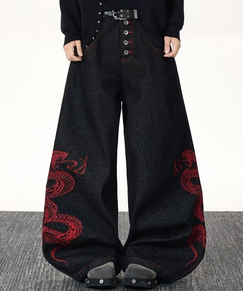 NOWLE(ノウル)の「【NOWLE】スネーク刺繍 ワイド バギー デニムパンツ(デニムパンツ・メンズ・ブラック・LARGE/MEDIUM/X-LARGE/SMALL)」の7枚目の写真