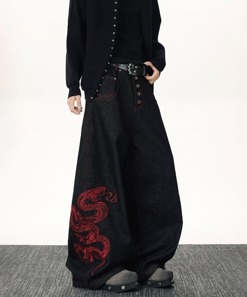 NOWLE(ノウル)の「【NOWLE】スネーク刺繍 ワイド バギー デニムパンツ(デニムパンツ・メンズ・ブラック・LARGE/MEDIUM/X-LARGE/SMALL)」の11枚目の写真