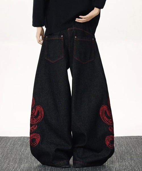NOWLE(ノウル)の「【NOWLE】スネーク刺繍 ワイド バギー デニムパンツ(デニムパンツ・メンズ・ブラック・LARGE/MEDIUM/X-LARGE/SMALL)」の12枚目の写真