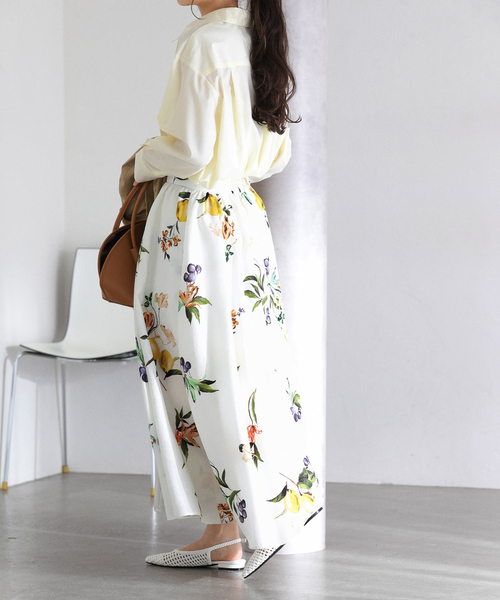 La TOTALITE(ラトータリテ)の「【洗える】ボタニカルプリントスカート(スカート・レディース・ホワイト/ネイビー・36/38)」の9枚目の写真