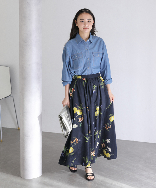 La TOTALITE(ラトータリテ)の「【洗える】ボタニカルプリントスカート(スカート・レディース・ホワイト/ネイビー・36/38)」の10枚目の写真