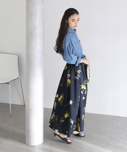 La TOTALITE(ラトータリテ)の「【洗える】ボタニカルプリントスカート(スカート・レディース・ホワイト/ネイビー・36/38)」の12枚目の写真