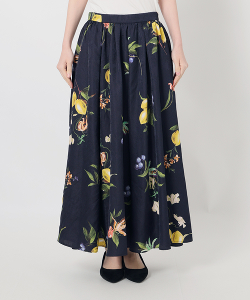 La TOTALITE(ラトータリテ)の「【洗える】ボタニカルプリントスカート(スカート・レディース・ホワイト/ネイビー・36/38)」の17枚目の写真