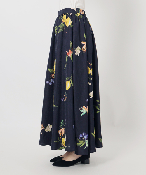 La TOTALITE(ラトータリテ)の「【洗える】ボタニカルプリントスカート(スカート・レディース・ホワイト/ネイビー・36/38)」の18枚目の写真