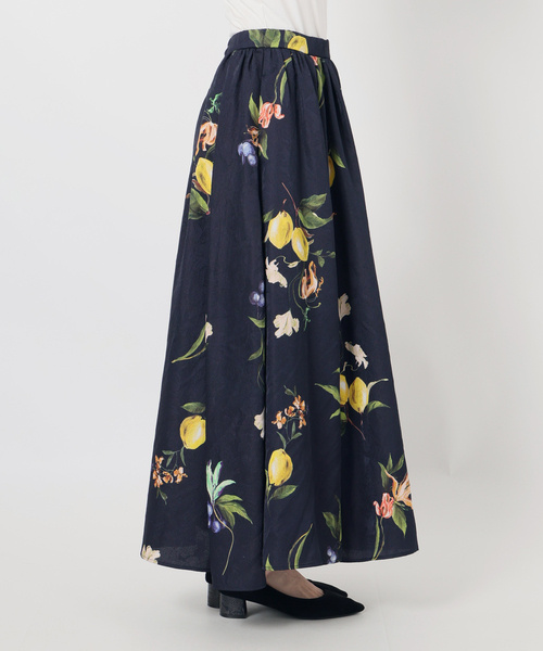 La TOTALITE(ラトータリテ)の「【洗える】ボタニカルプリントスカート(スカート・レディース・ホワイト/ネイビー・36/38)」の20枚目の写真