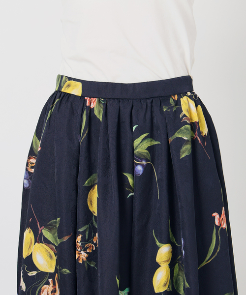 La TOTALITE(ラトータリテ)の「【洗える】ボタニカルプリントスカート(スカート・レディース・ホワイト/ネイビー・36/38)」の22枚目の写真