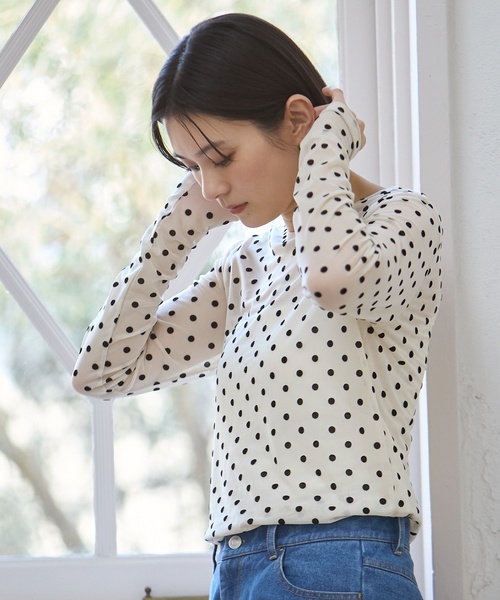 petit main LIEN(プティマインリアン)の「【フォーマル】2wayシアードットトップス(Tシャツ/カットソー・レディース・オフホワイト/ブラック・F)」の6枚目の写真