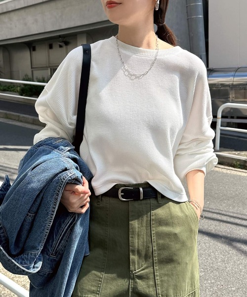 andme(アンドミー)の「ショート丈ワッフル長袖Tシャツ(Tシャツ/カットソー・レディース・杢グレー/オフホワイト/スミクロ・M)」の2枚目の写真